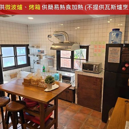 Old Wow老屋瓦共享民宿hostel 桃園市民宿074號 Longtan Eksteriør billede