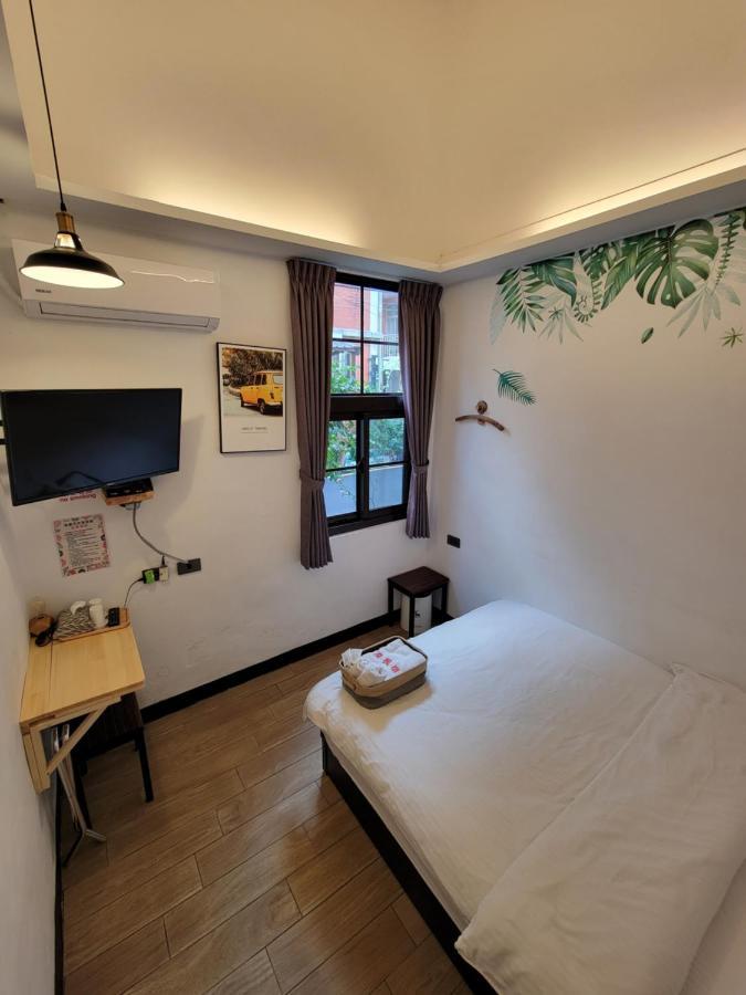 Old Wow老屋瓦共享民宿hostel 桃園市民宿074號 Longtan Eksteriør billede
