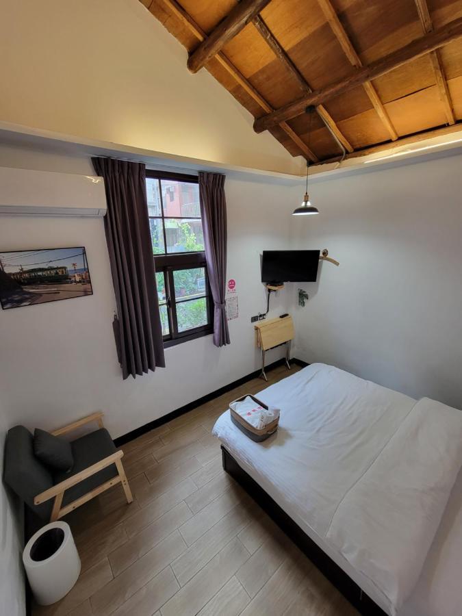 Old Wow老屋瓦共享民宿hostel 桃園市民宿074號 Longtan Eksteriør billede